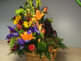 Golfer Statue NP18138 in Flower Basket