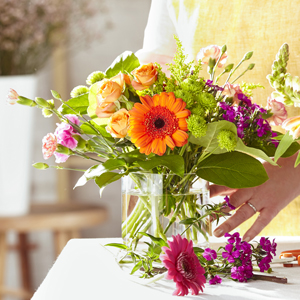 B-6022: Bold & Bright Florist Original