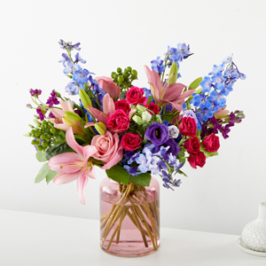 M4-BV  Blush pink vase: Breezy Meadows