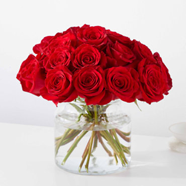 24-V5: Cupid\'s Embrace Red Rose Bouquet