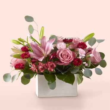 22-L1: Head Over Heels Box Bouquet