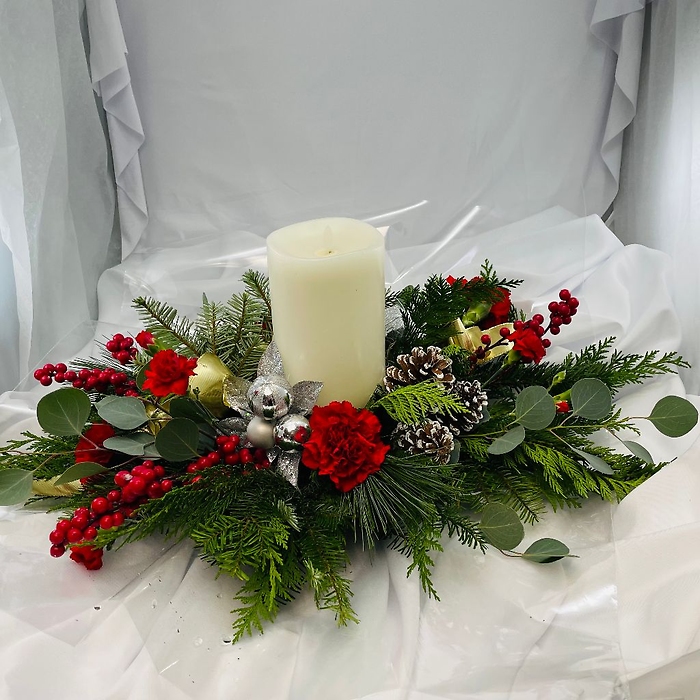 HOLIDAY ARMSTRONG CENTERPIECE